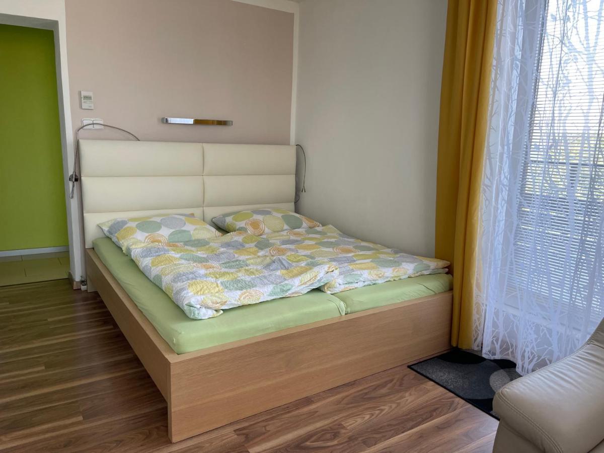 Apartment Jan Прага Екстер'єр фото